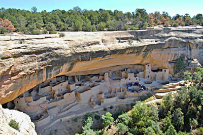Cliff palace across the canyon